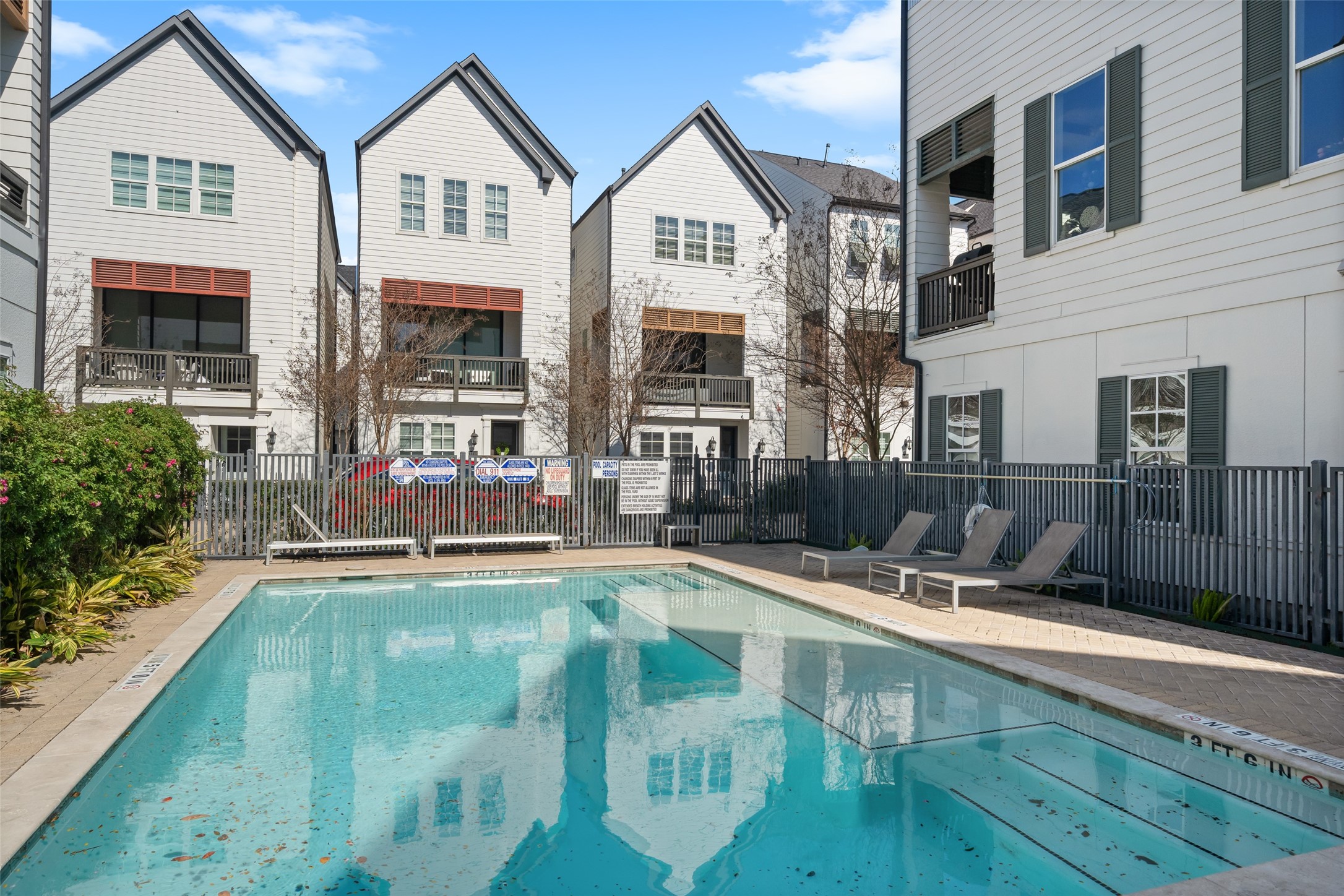 3307 Timbergrove Oaks Street Houston, TX 77008 - Photo 32 of 33 a view of house with a outdoor space