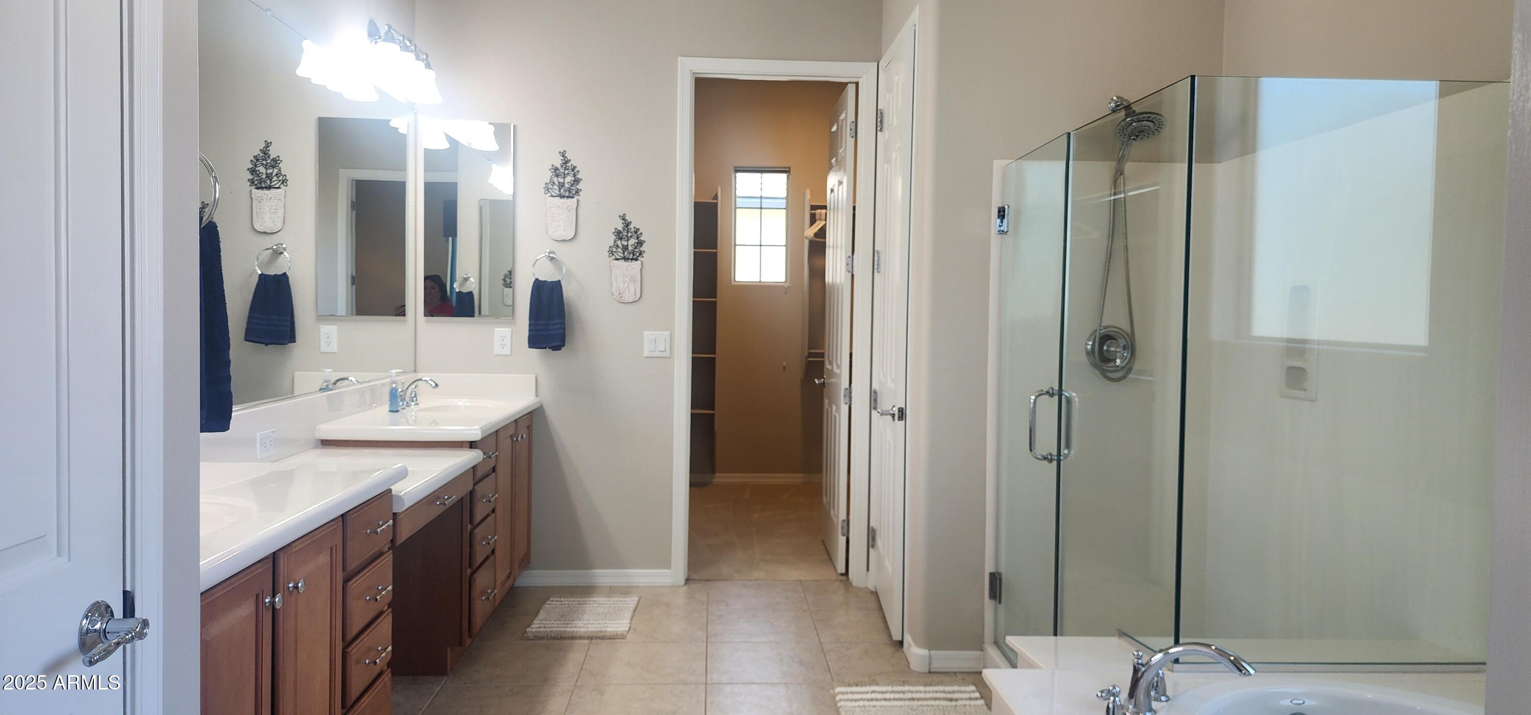 26990 West Burnett Road Buckeye, AZ 85396 - Photo 12 of 29 Owner bathroom