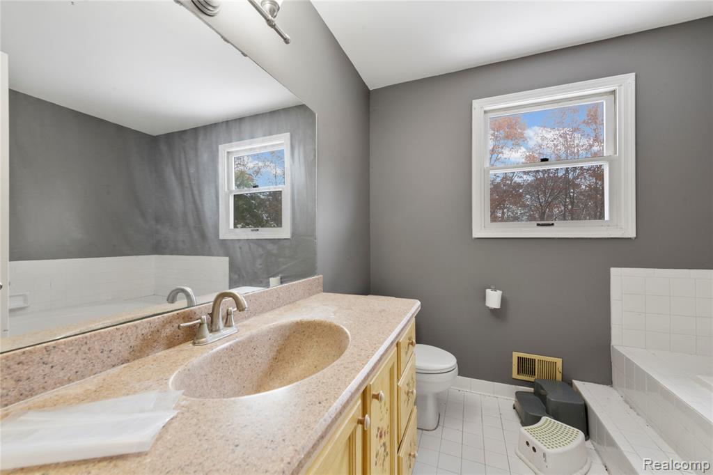 1425 Perry Lake Road Ortonville, MI 48462 - Photo 13 of 17 Gallery Image 13