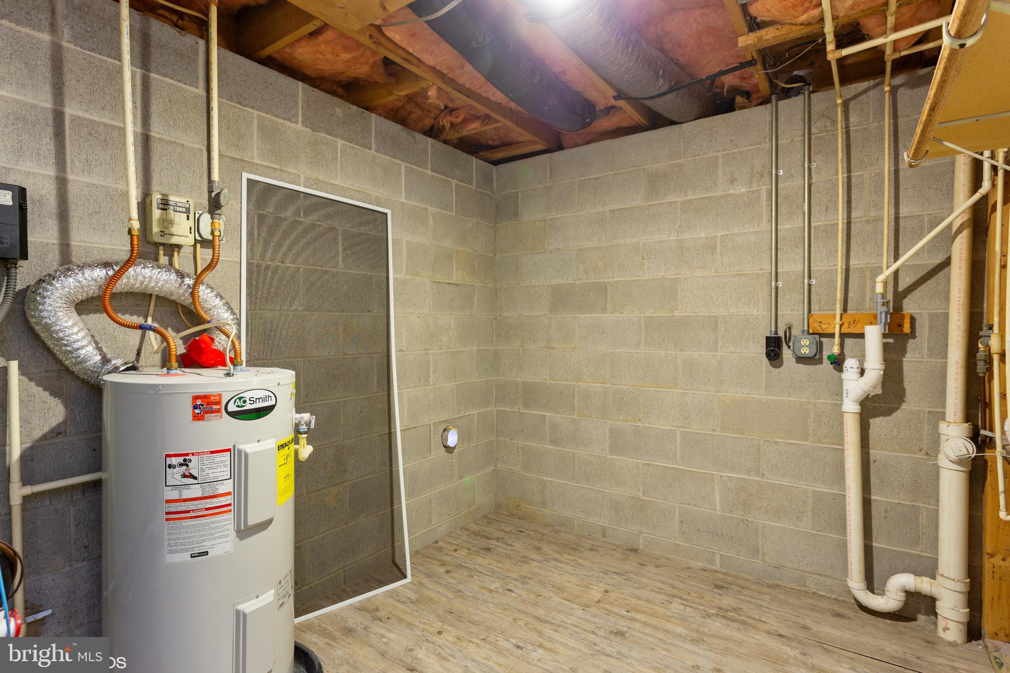 4335 Blink Horn Road Hurlock, MD 21643 - Photo 18 of 24 Laundry Room
