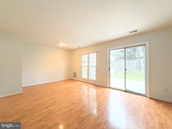$2,500 | 6315 Prince Way, Centreville, VA 20120