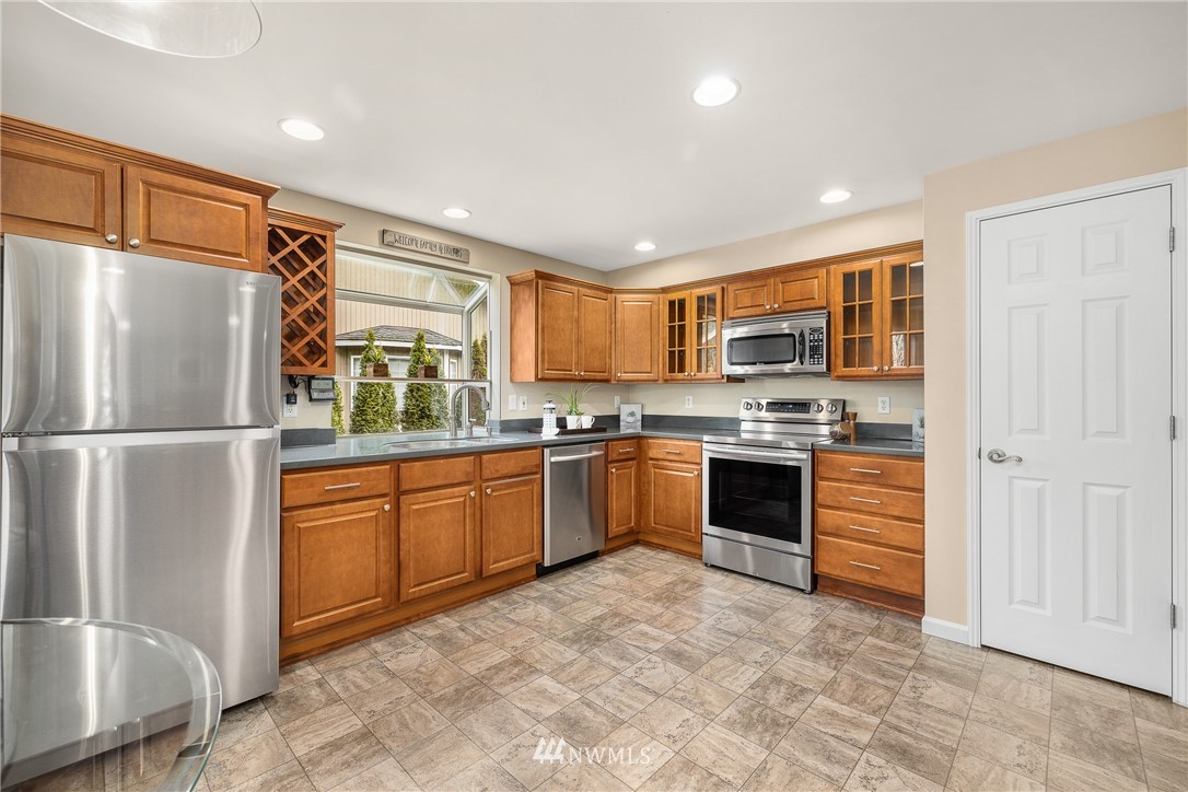 14224 Southeast 188 Way Renton, WA 98058 - Photo 9 of 36