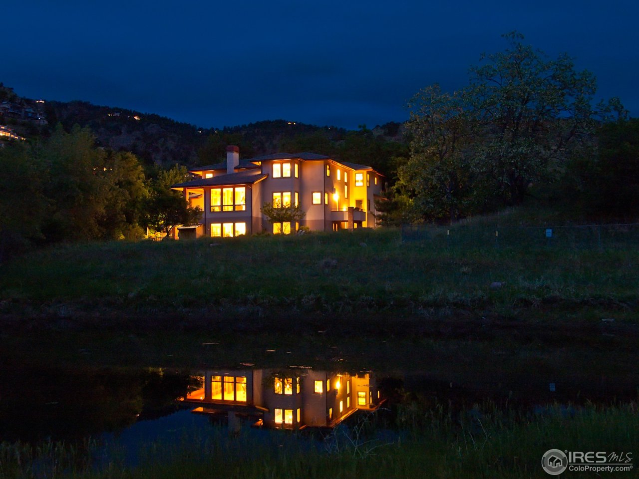 3718 Spring Valley Road Boulder, CO 80304 - Photo 5 of 25 a view of a balcony from a yard
