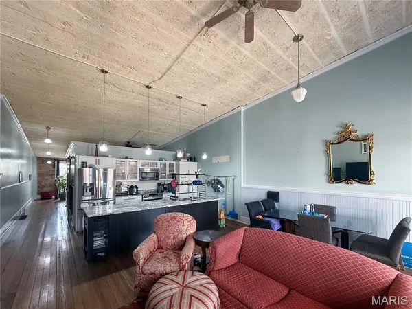 $339,000 | 403 Broadway, Hannibal, MO 63401