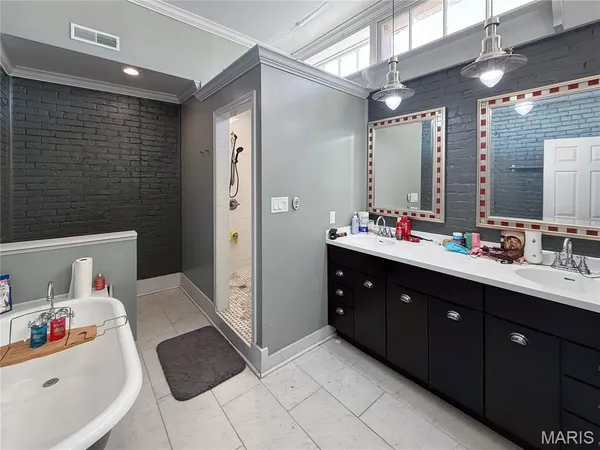 $339,000 | 403 Broadway, Hannibal, MO 63401