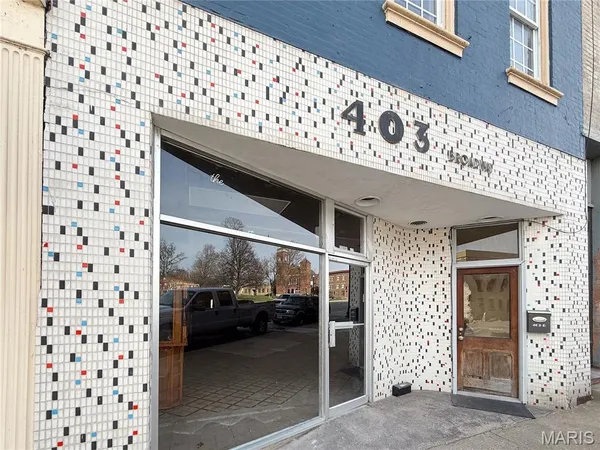 $339,000 | 403 Broadway, Hannibal, MO 63401