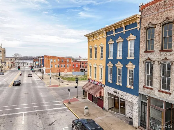 $339,000 | 403 Broadway, Hannibal, MO 63401