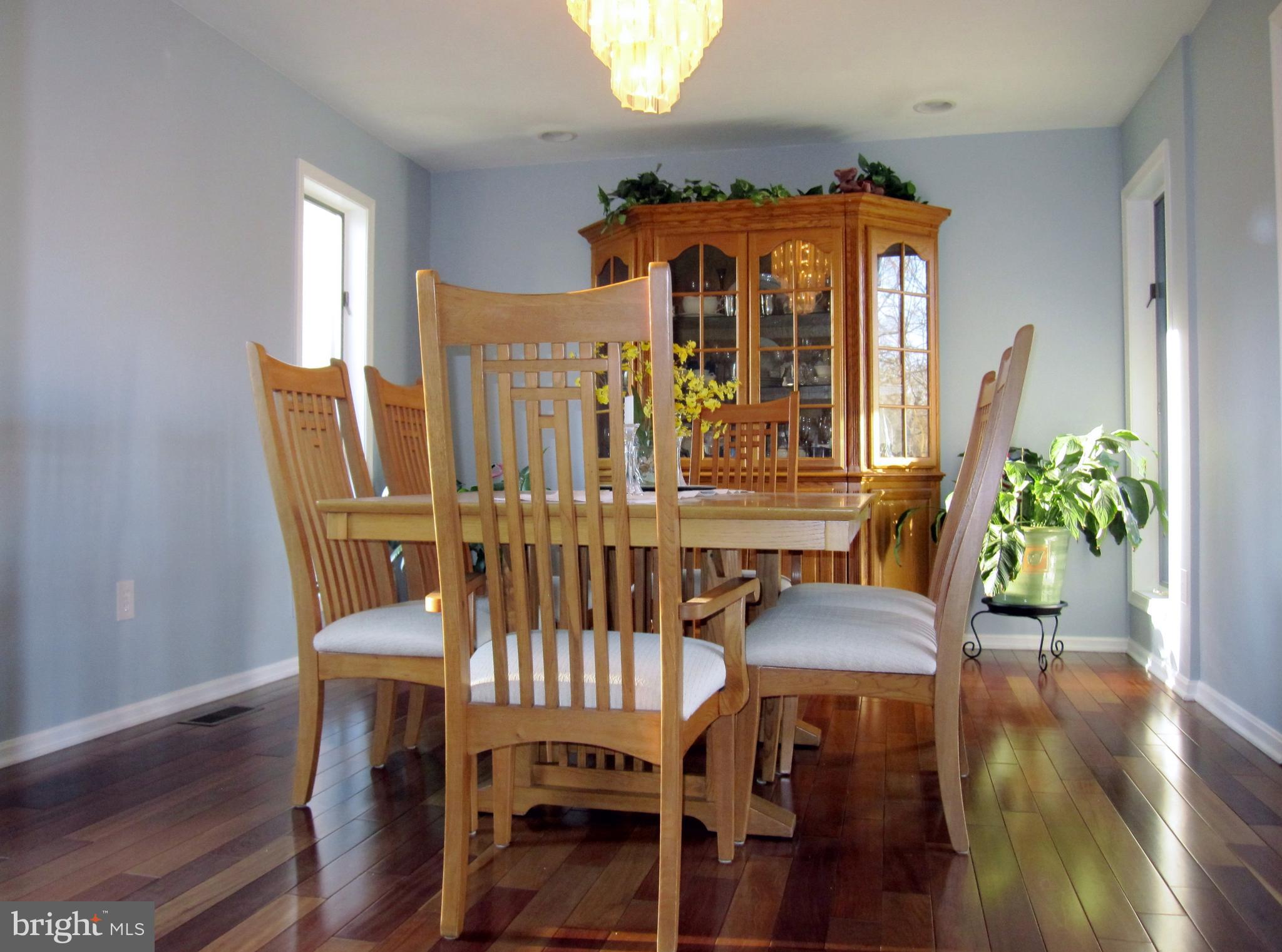 565 Laurel Court Riva, MD 21140 - Photo 14 of 55 View of Dining room from Kitchen