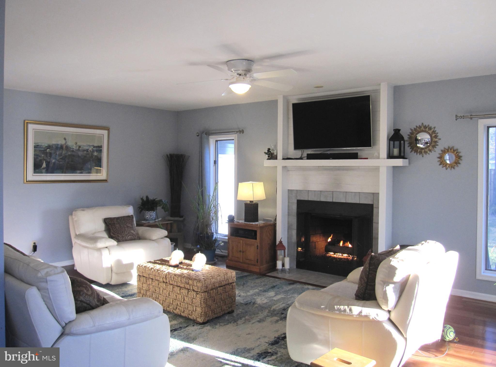 565 Laurel Court Riva, MD 21140 - Photo 24 of 55 Main level Family room
