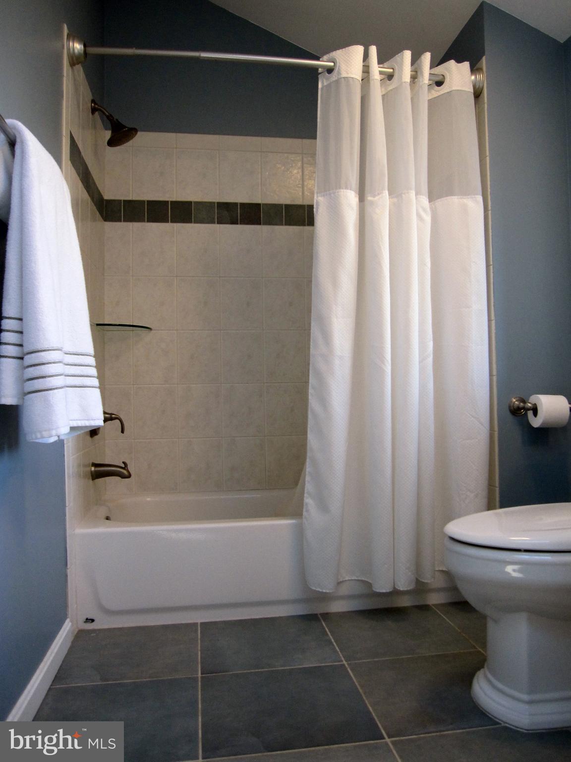565 Laurel Court Riva, MD 21140 - Photo 35 of 55 Updated hall bath with ceramic tile