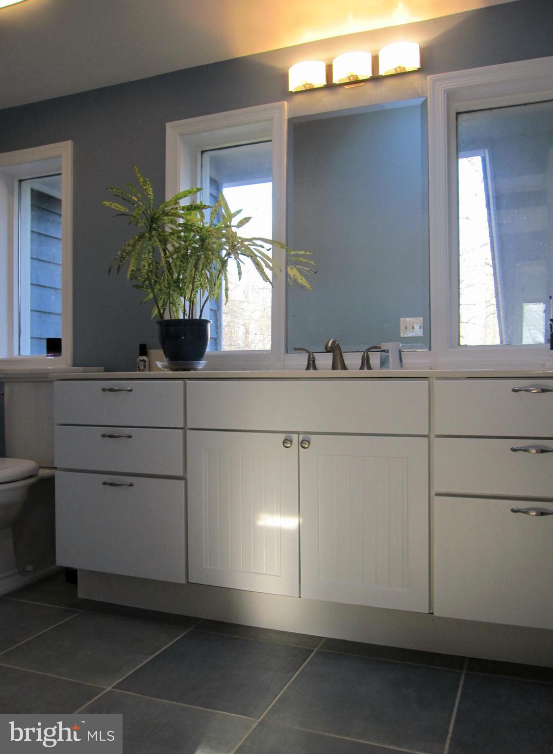 565 Laurel Court Riva, MD 21140 - Photo 36 of 55 Updated hall with large vanity