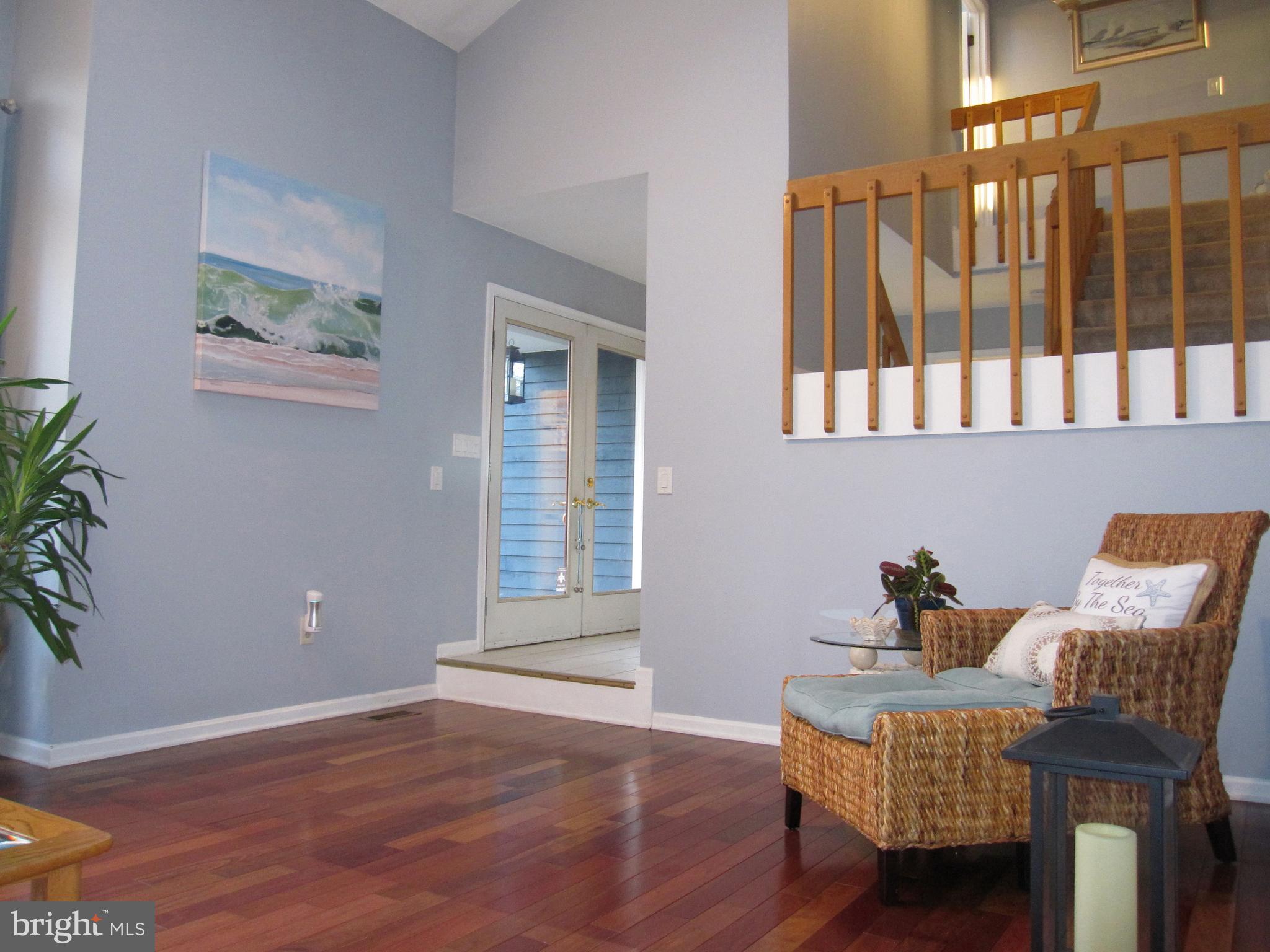565 Laurel Court Riva, MD 21140 - Photo 10 of 55 Living room and Foyer