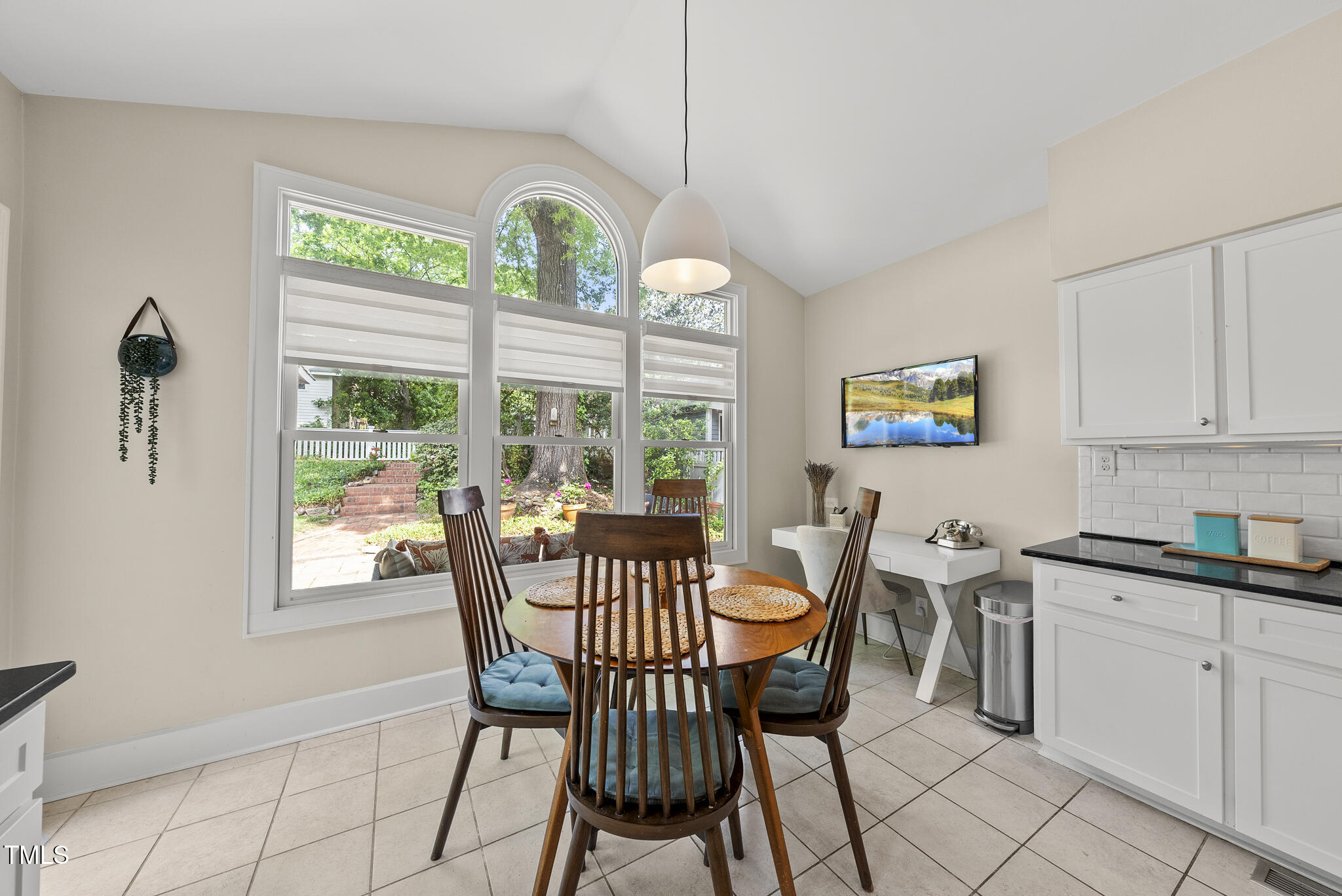 223 Hawthorne Road Raleigh, NC 27605 - Photo 15 of 47 DSC08986