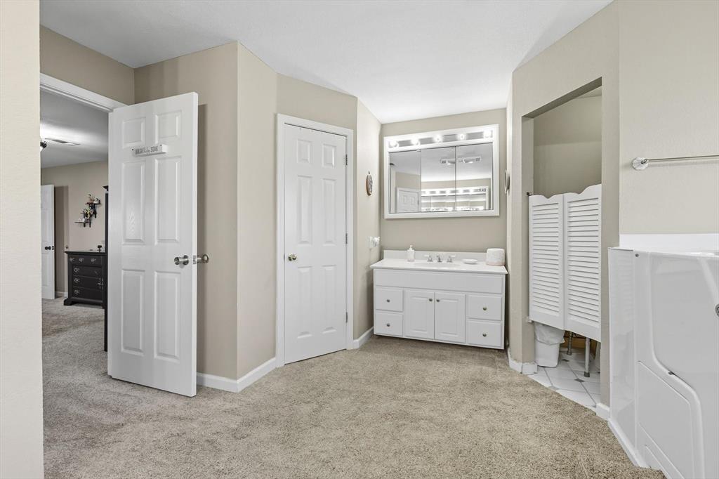 10594 Sam Reynolds Road Justin, TX 76247 - Photo 21 of 40