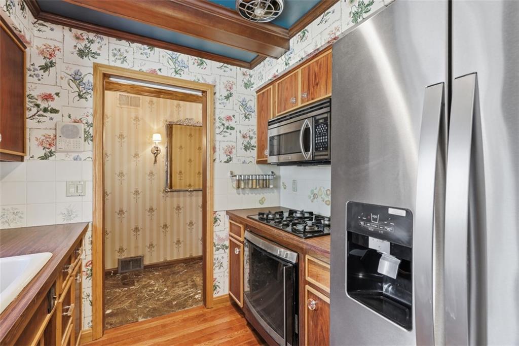 239 Byron Road Pittsburgh, PA 15237 - Photo 11 of 37