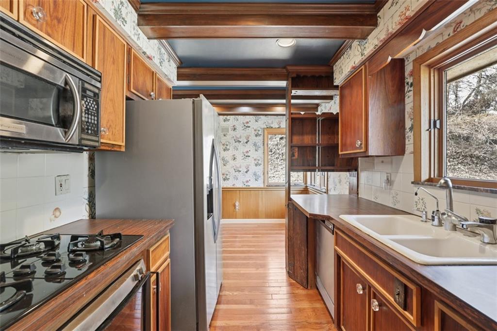 239 Byron Road Pittsburgh, PA 15237 - Photo 13 of 37