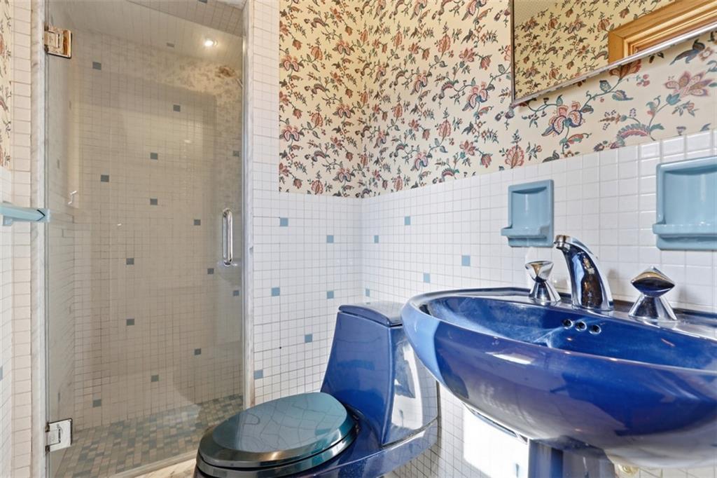 239 Byron Road Pittsburgh, PA 15237 - Photo 20 of 37