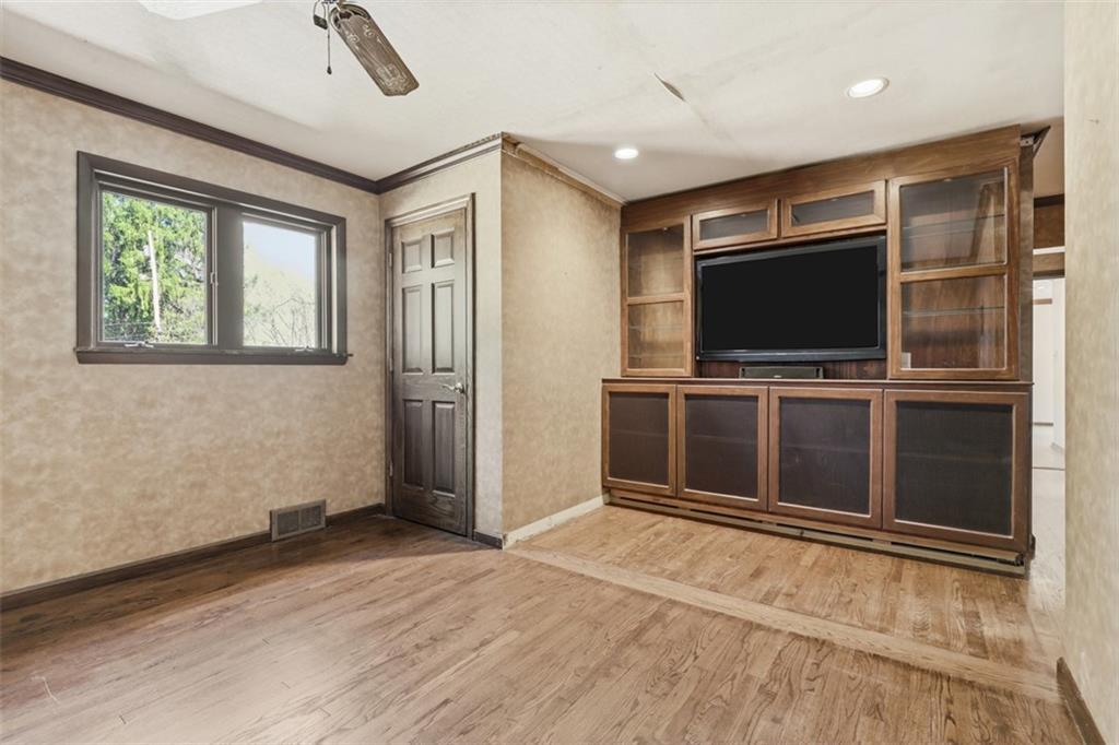 239 Byron Road Pittsburgh, PA 15237 - Photo 22 of 37