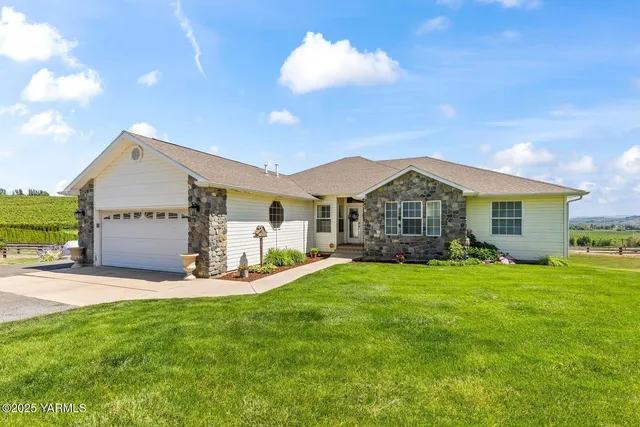 $820,000 | 190 Shadbolt Road, Yakima, WA 98908