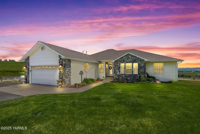 $820,000 | 190 Shadbolt Road, Yakima, WA 98908