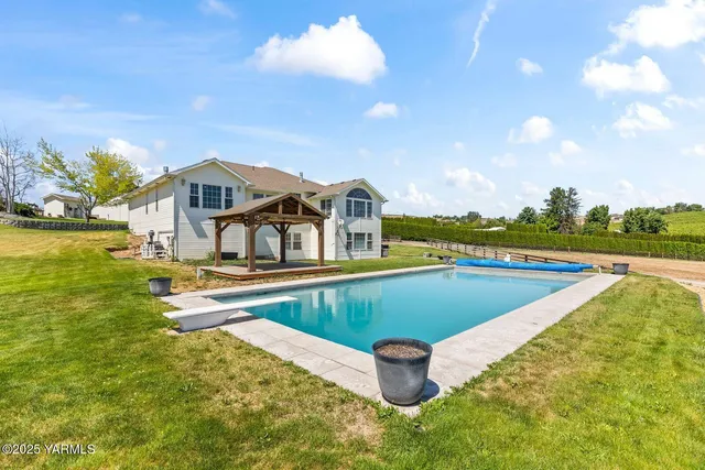 $820,000 | 190 Shadbolt Road, Yakima, WA 98908