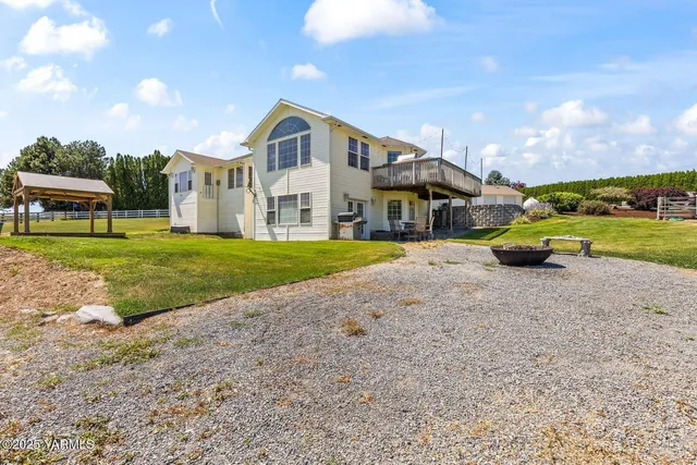 $820,000 | 190 Shadbolt Road, Yakima, WA 98908