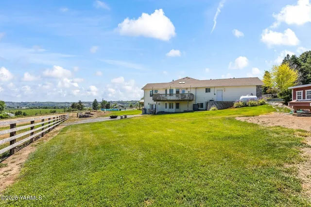 $820,000 | 190 Shadbolt Road, Yakima, WA 98908