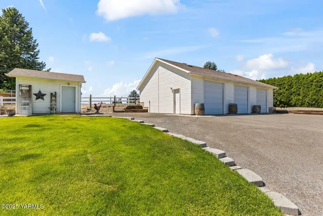 $820,000 | 190 Shadbolt Road, Yakima, WA 98908