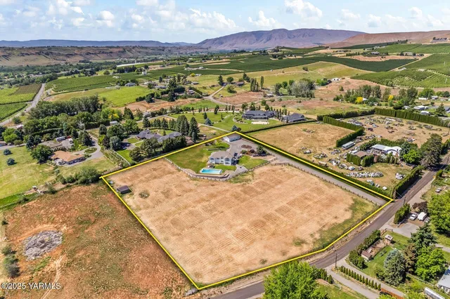 $820,000 | 190 Shadbolt Road, Yakima, WA 98908