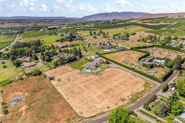 $820,000 | 190 Shadbolt Road, Yakima, WA 98908