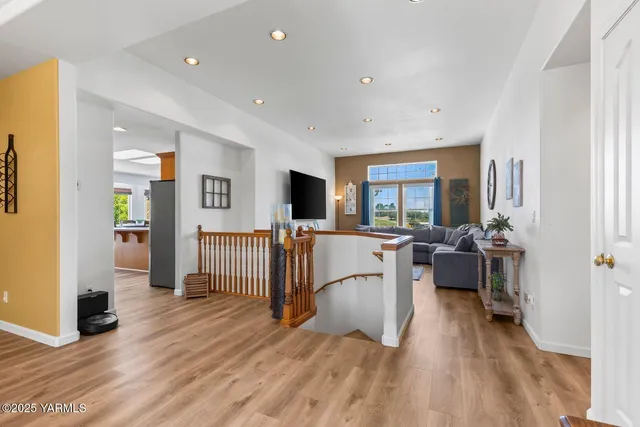 $820,000 | 190 Shadbolt Road, Yakima, WA 98908