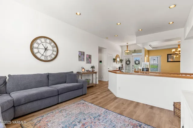 $820,000 | 190 Shadbolt Road, Yakima, WA 98908