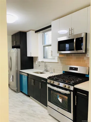 $1,500,000 | 2503 Marion Avenue | Fordham Heights