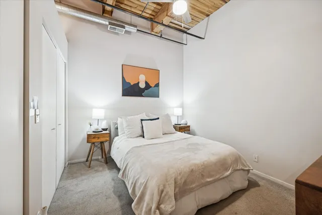 $275,000 | 625 West Jackson Boulevard, Unit 206, Chicago, IL 60661