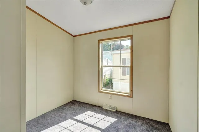 $119,900 | 21 Avenue C, Burlington, VT 05408