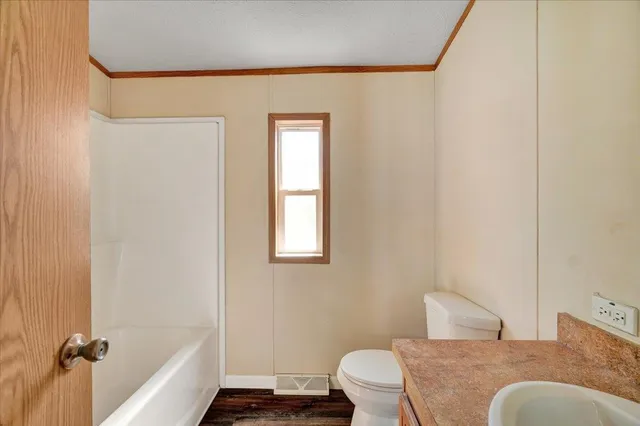 $119,900 | 21 Avenue C, Burlington, VT 05408