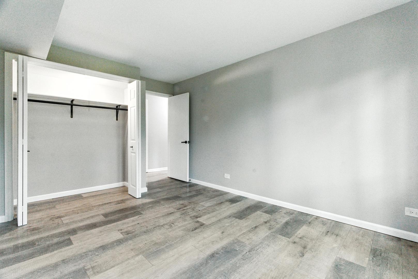 1415 Chartres Drive, Unit 1F Northbrook, IL 60062 - Photo 13 of 35 a view of an empty room