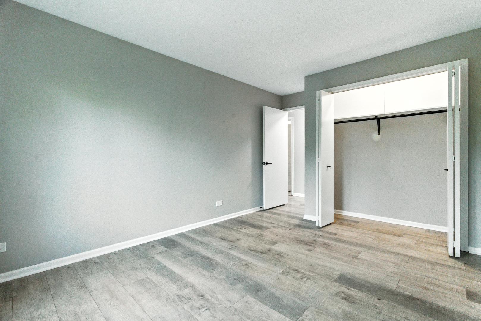 1415 Chartres Drive, Unit 1F Northbrook, IL 60062 - Photo 15 of 35 a view of an empty room