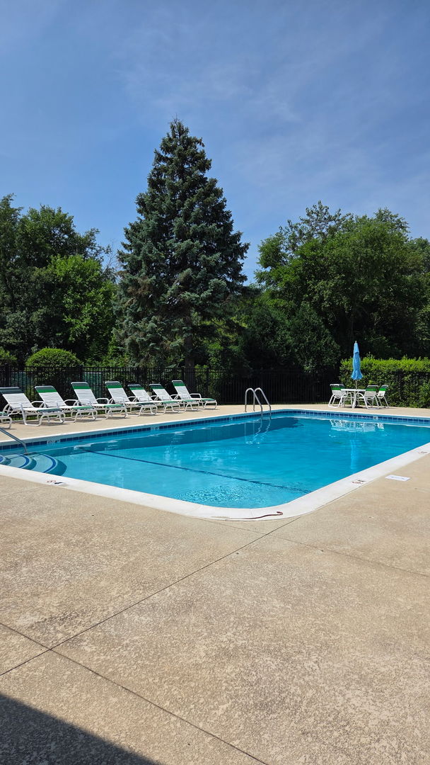 1415 Chartres Drive, Unit 1F Northbrook, IL 60062 - Photo 28 of 35 a view of swimming pool and outdoor space