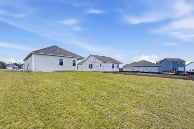 $380,211 | 27012 East Dogwood Lane, Lee's Summit, MO 64086