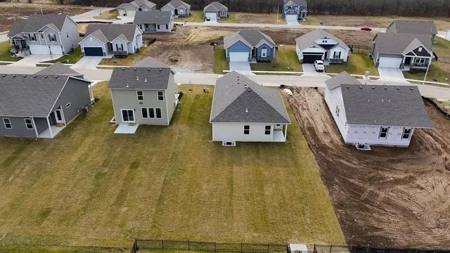 $380,211 | 27012 East Dogwood Lane, Lee's Summit, MO 64086