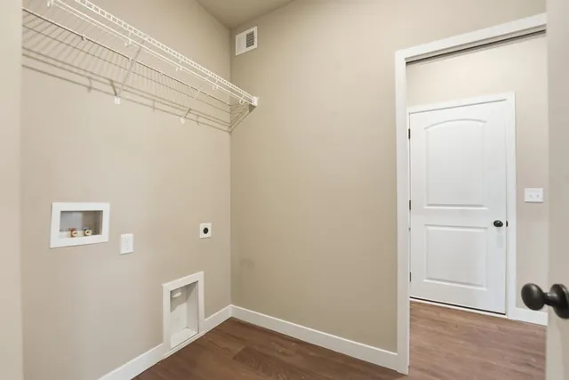 $380,211 | 27012 East Dogwood Lane, Lee's Summit, MO 64086