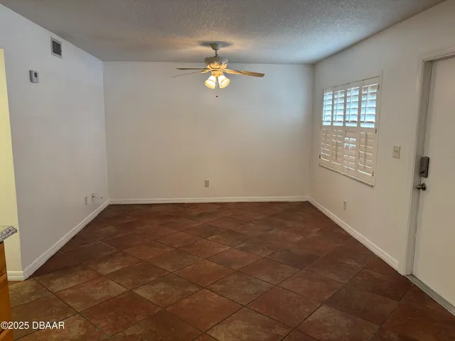 a view of empty room with window