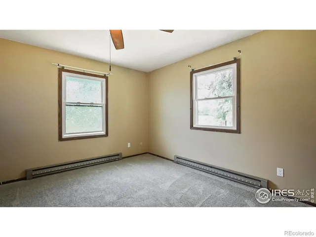 a black and white photo of a room