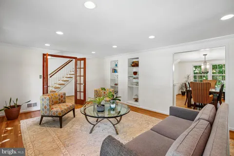 $1,250,000 | 11303 Hounds Way, North Bethesda, MD 20852
