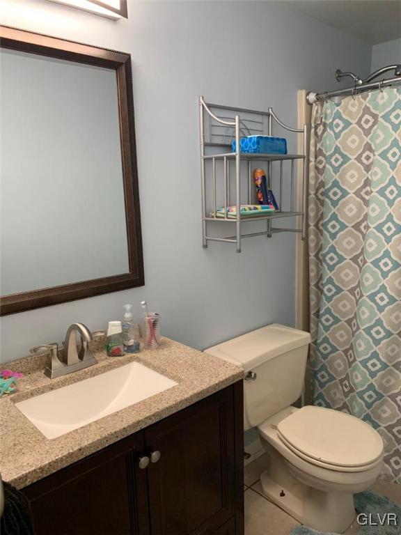 1097 Barnside Road Allentown, PA 18103 - Photo 11 of 23 Hall Bath
