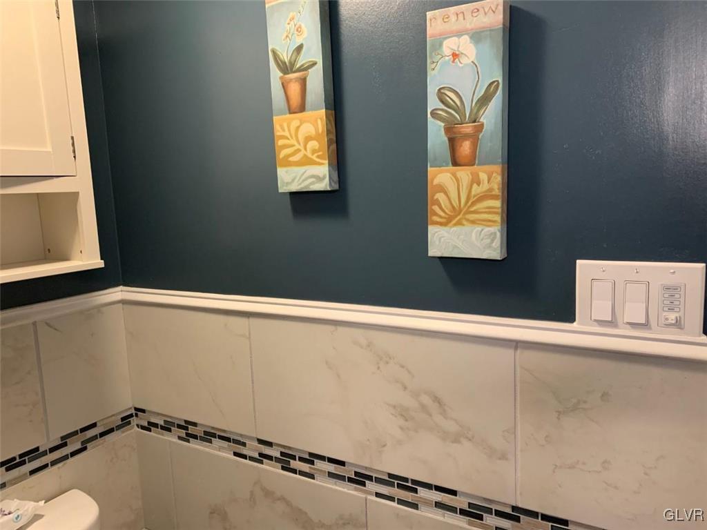 1097 Barnside Road Allentown, PA 18103 - Photo 14 of 23 Master Bath ~ details ~
