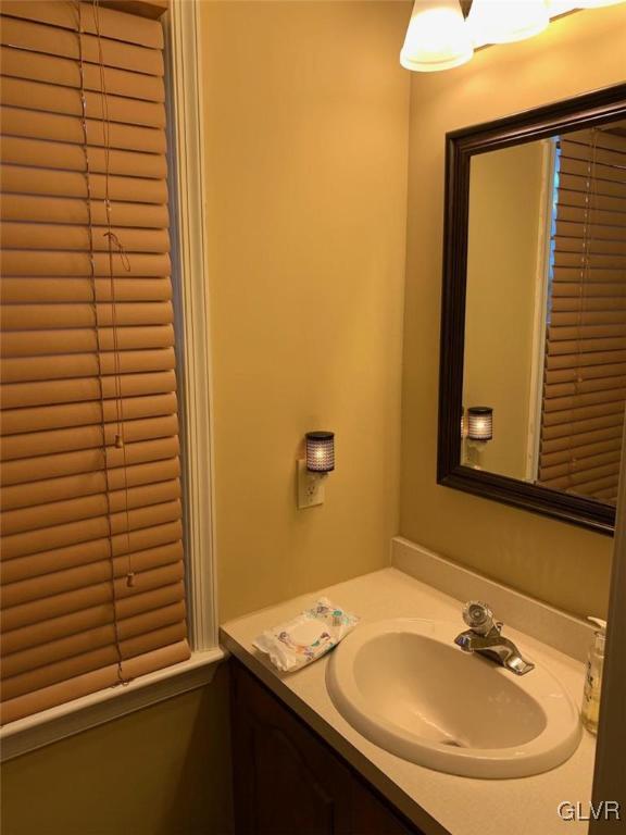 1097 Barnside Road Allentown, PA 18103 - Photo 10 of 23 Powder Room