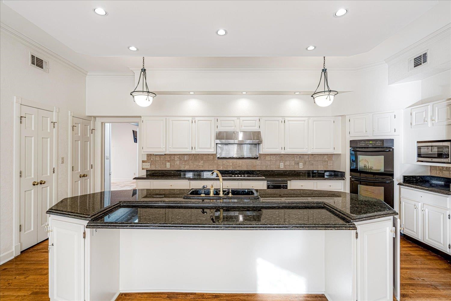 335 River Oaks Road North Memphis, TN 38120 - Photo 15 of 37