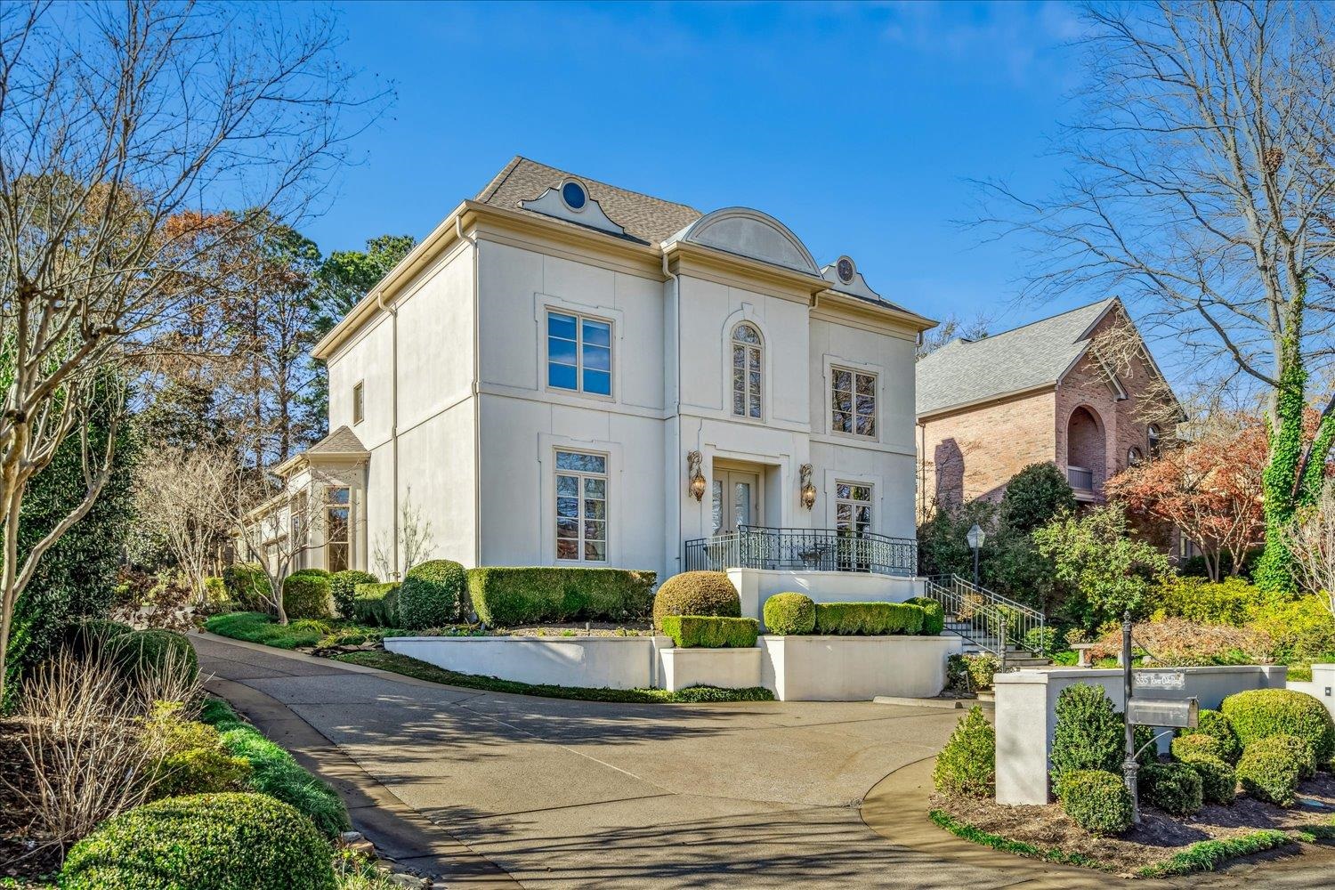 335 River Oaks Road North Memphis, TN 38120 - Photo 2 of 37